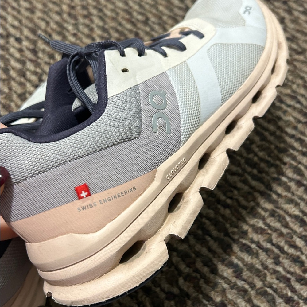 On Cloud Cloudrunner Sneakers. Beautiful Color - image 3